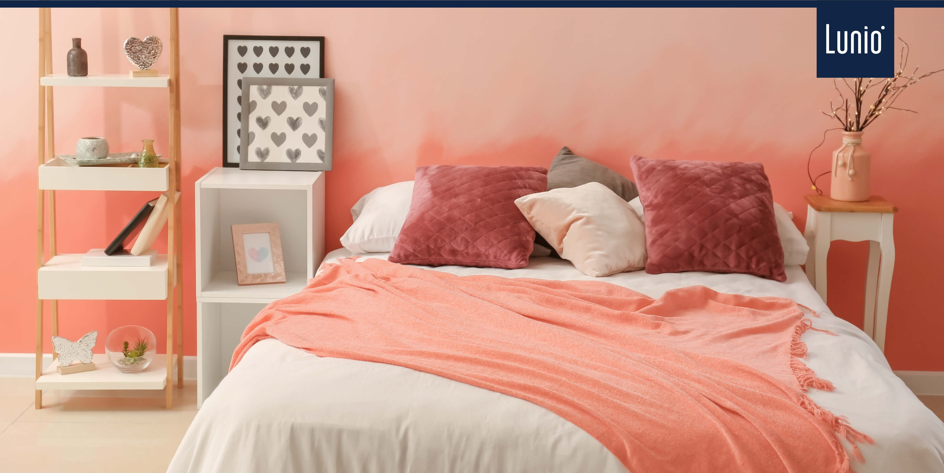 เครื่องนอน สีชมพูอมส้ม ห้องนอนเสริมดวง